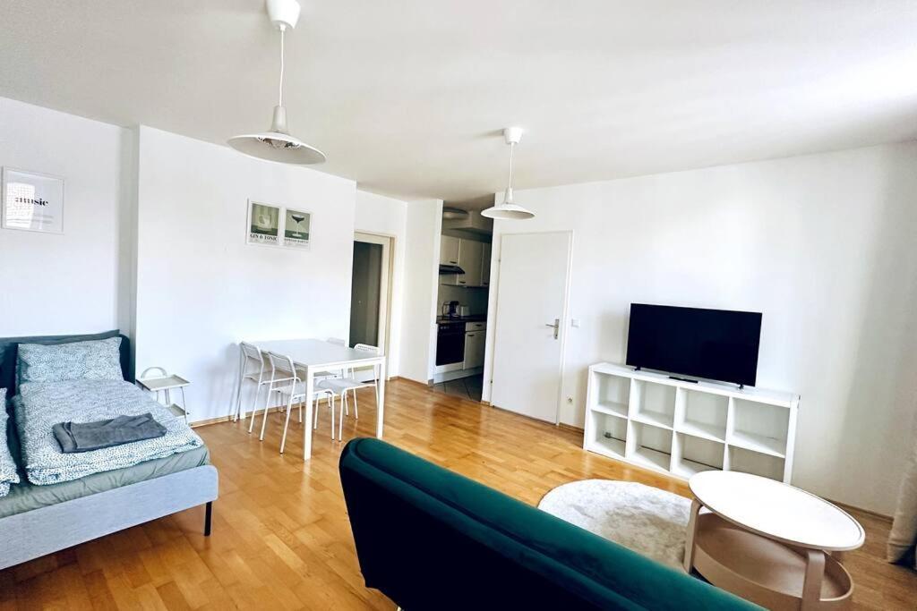 Cosy & New Urban Apartment In Green Hood Вена Экстерьер фото