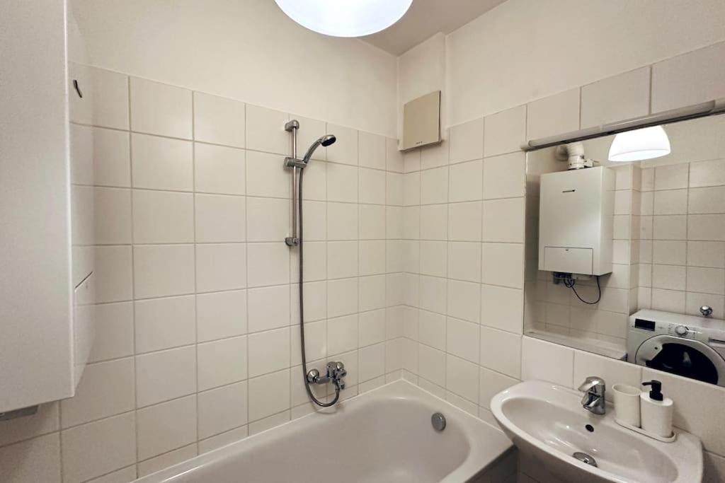 Cosy & New Urban Apartment In Green Hood Вена Экстерьер фото